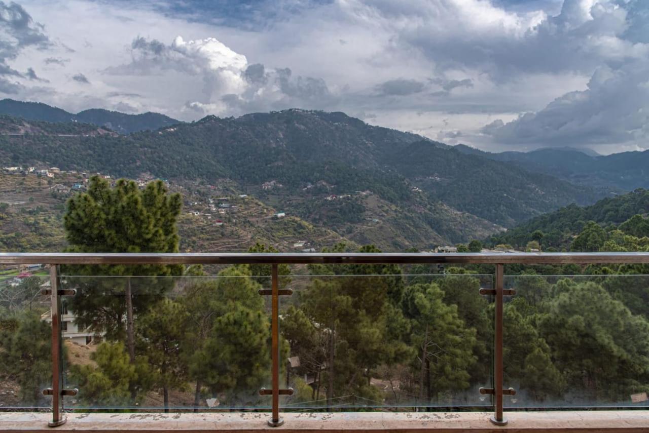 The Western Heights I Serviced Apartments I Pvt Balcony I Lift I Peacefull Area I Family Accomodation I Kasauli I By Exotic Stays المظهر الخارجي الصورة