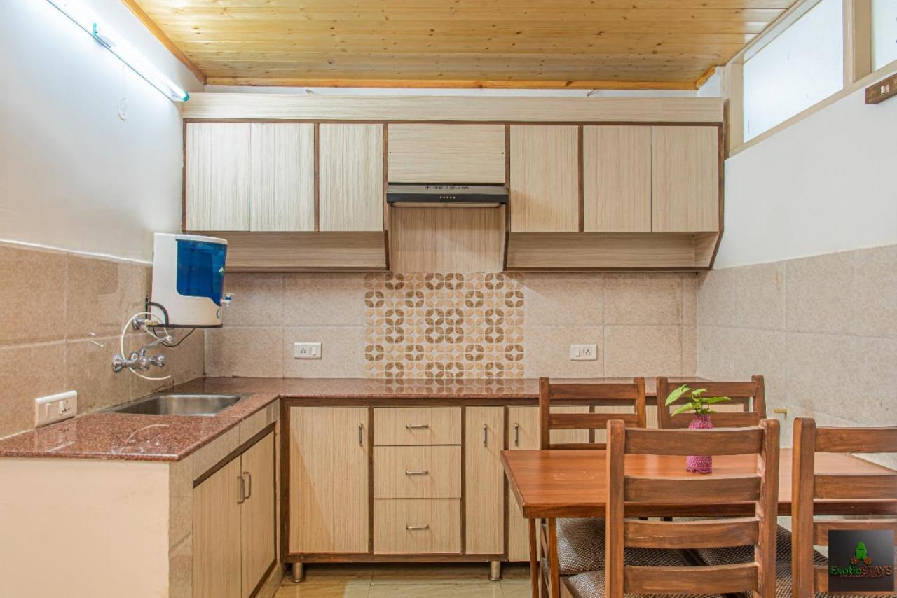The Western Heights I Serviced Apartments I Pvt Balcony I Lift I Peacefull Area I Family Accomodation I Kasauli I By Exotic Stays المظهر الخارجي الصورة