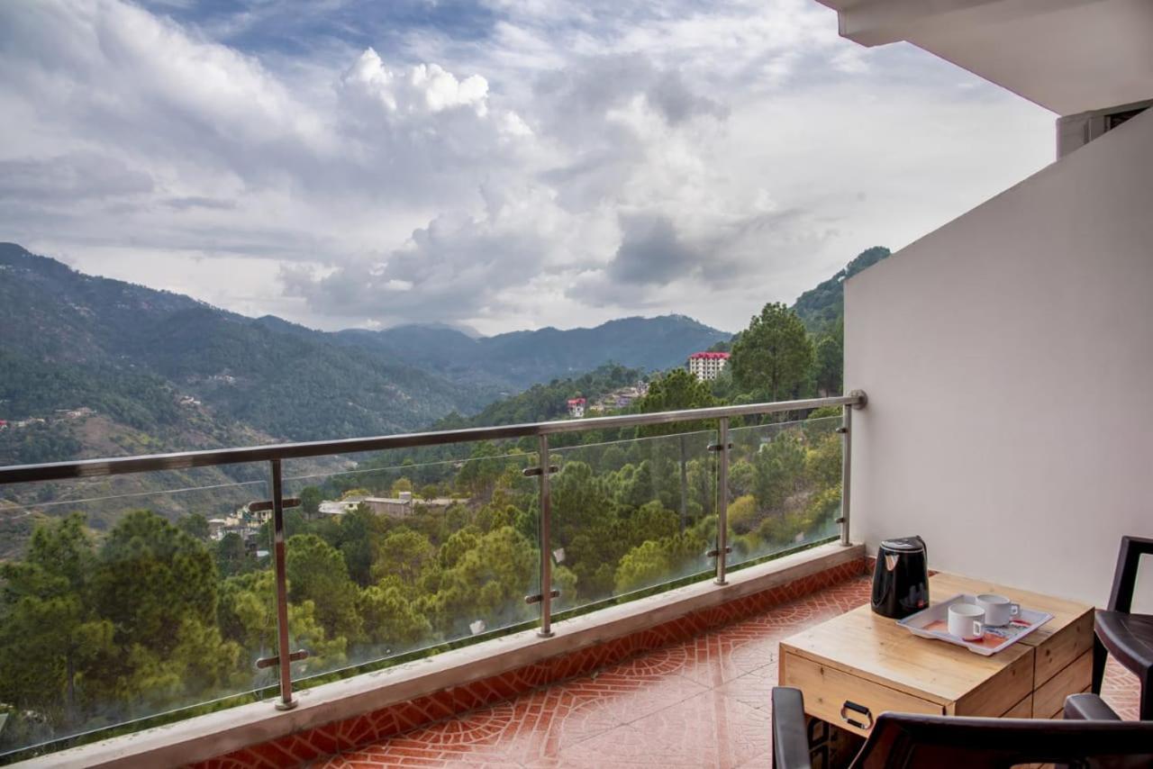The Western Heights I Serviced Apartments I Pvt Balcony I Lift I Peacefull Area I Family Accomodation I Kasauli I By Exotic Stays المظهر الخارجي الصورة