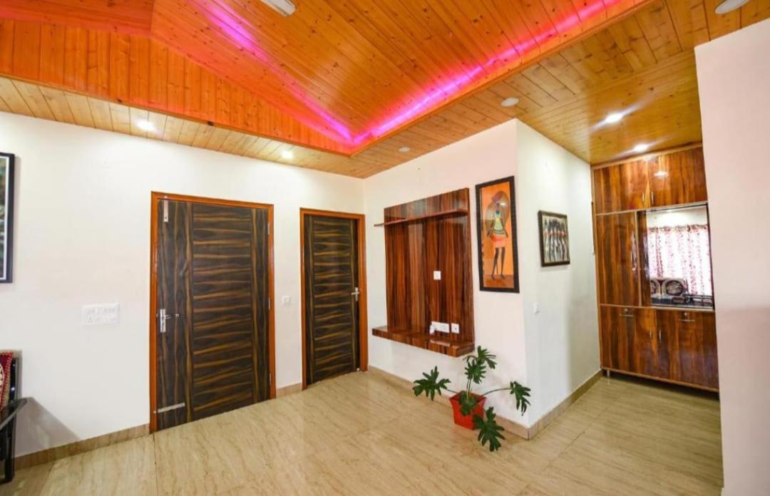 The Western Heights I Serviced Apartments I Pvt Balcony I Lift I Peacefull Area I Family Accomodation I Kasauli I By Exotic Stays المظهر الخارجي الصورة