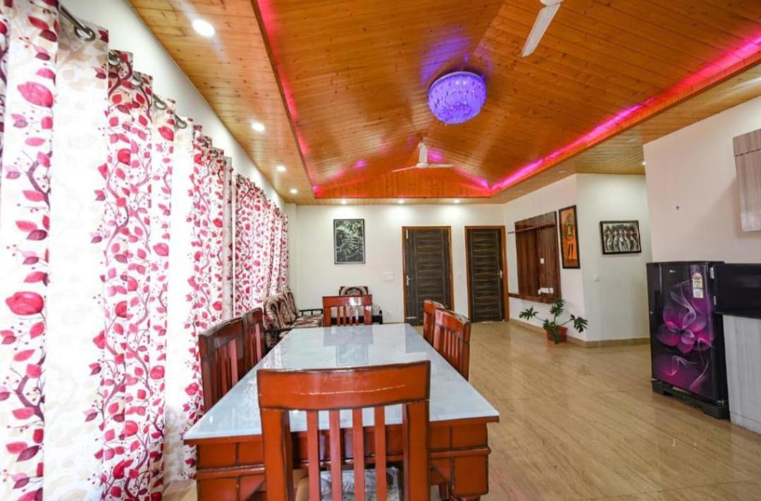 The Western Heights I Serviced Apartments I Pvt Balcony I Lift I Peacefull Area I Family Accomodation I Kasauli I By Exotic Stays المظهر الخارجي الصورة